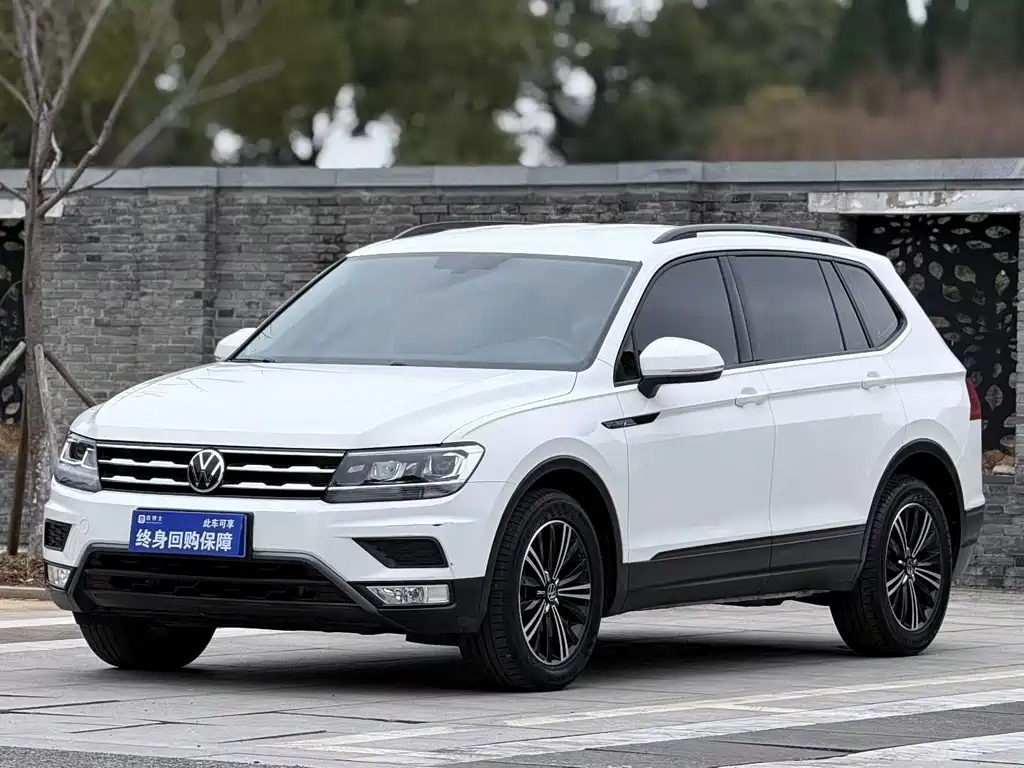 Volkswagen Tiguan L 2021 — фото 1