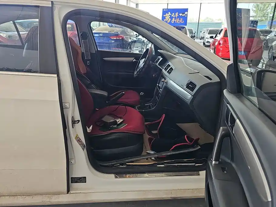 Volkswagen Lavida 2014