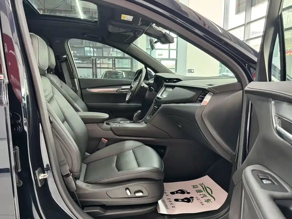 Cadillac XT6 2022 — фото 12