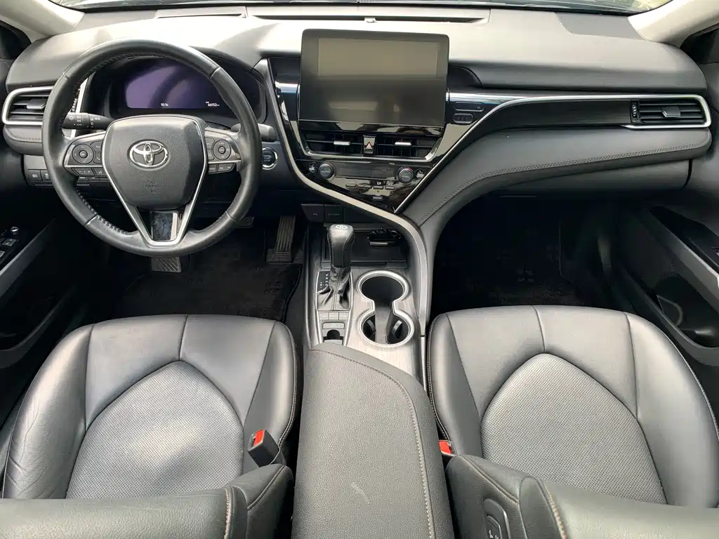 Toyota Camry 2023 — фото 13