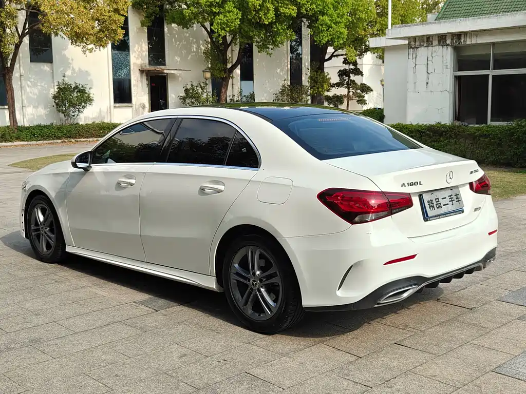 Mercedes-Benz A-Class 2022 — фото 9