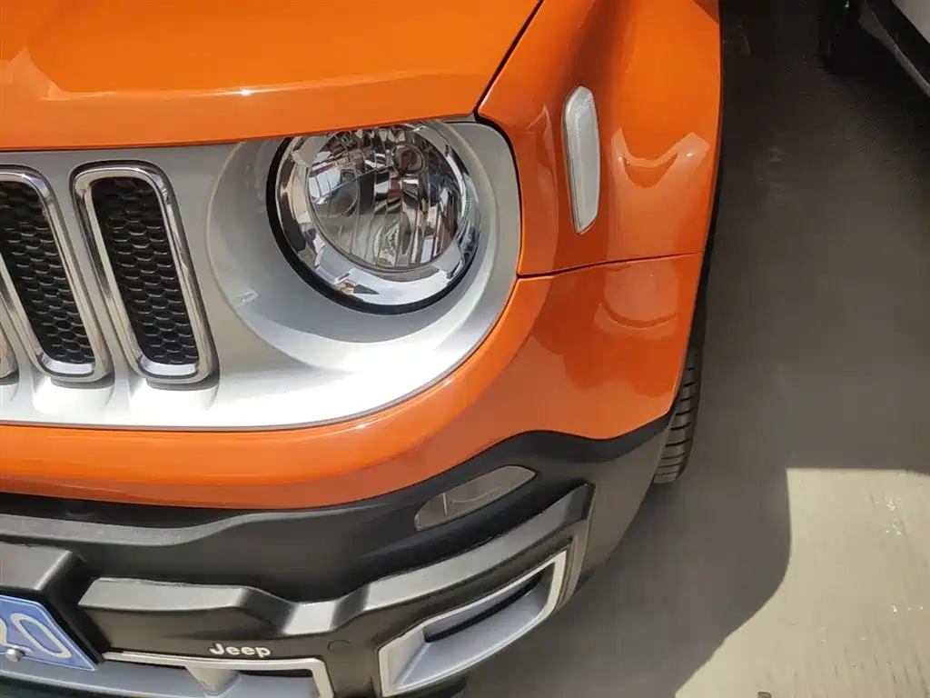 Jeep Renegade 2016 — фото 24