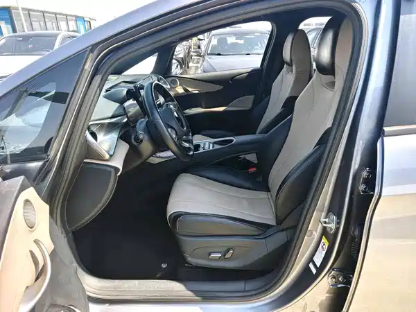 BYD Dolphin 2023