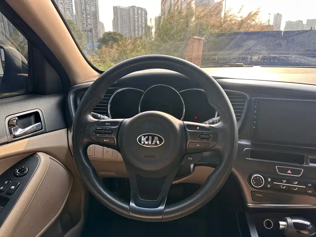 Kia K5 2015 — фото 10