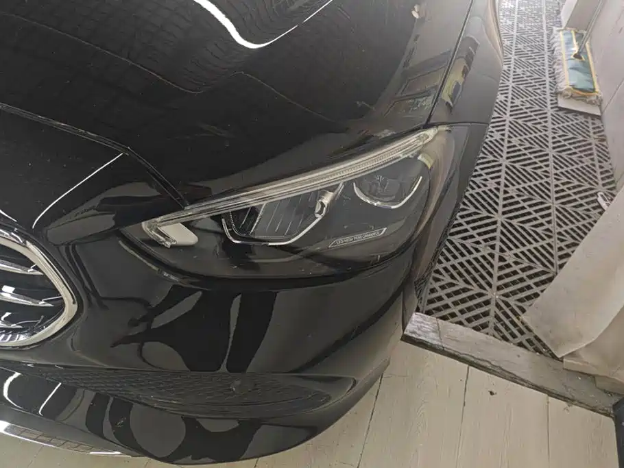 Mercedes-Benz C-Class 2024