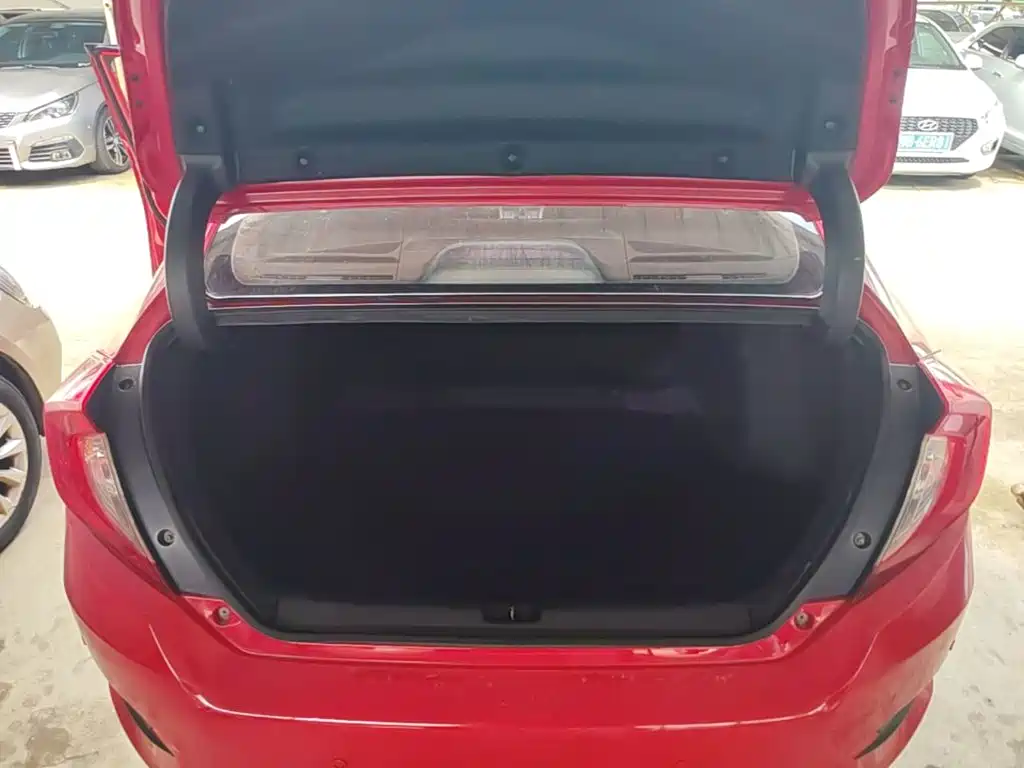 Honda Civic 2018 — фото 19