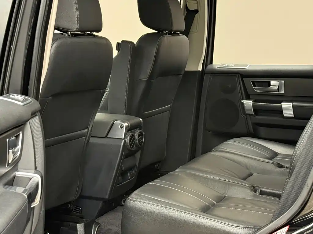 Land Rover Discovery 2016 — фото 4