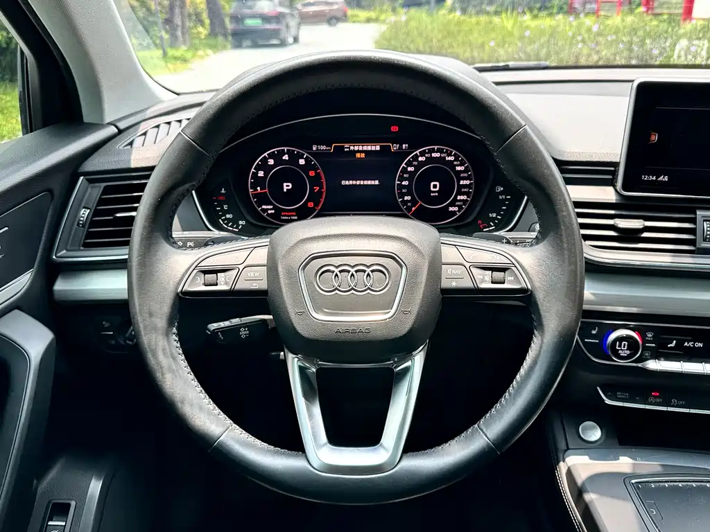 Audi Q5L 2019 — фото 11