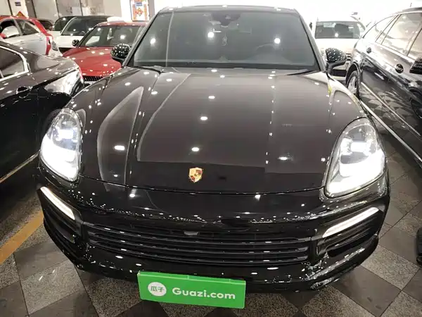 Porsche Cayenne 2021