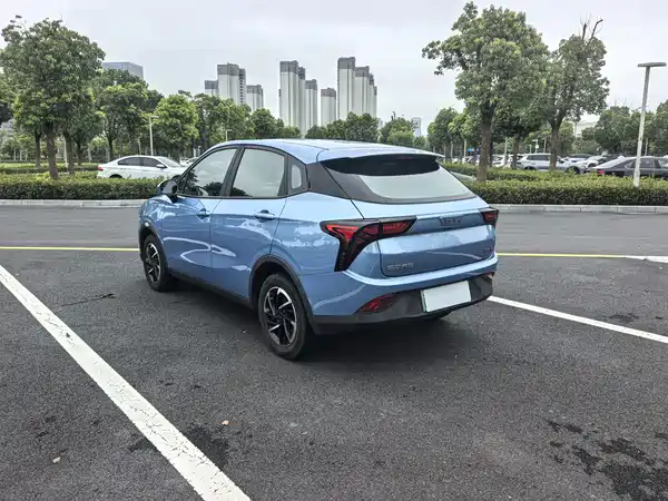 Neta V 2022
