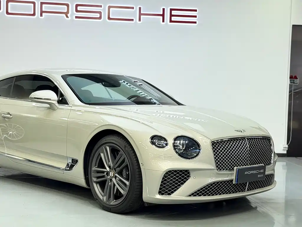 Bentley Continental 2020 — фото 12