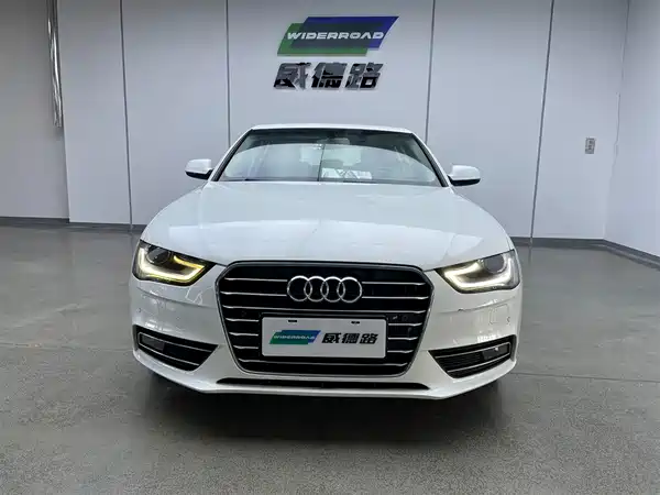 Audi A4L 2015