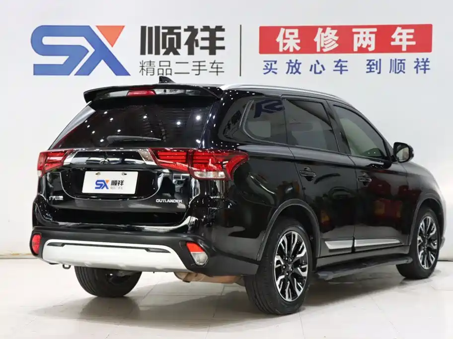 Mitsubishi Outlander 2020 — фото 5