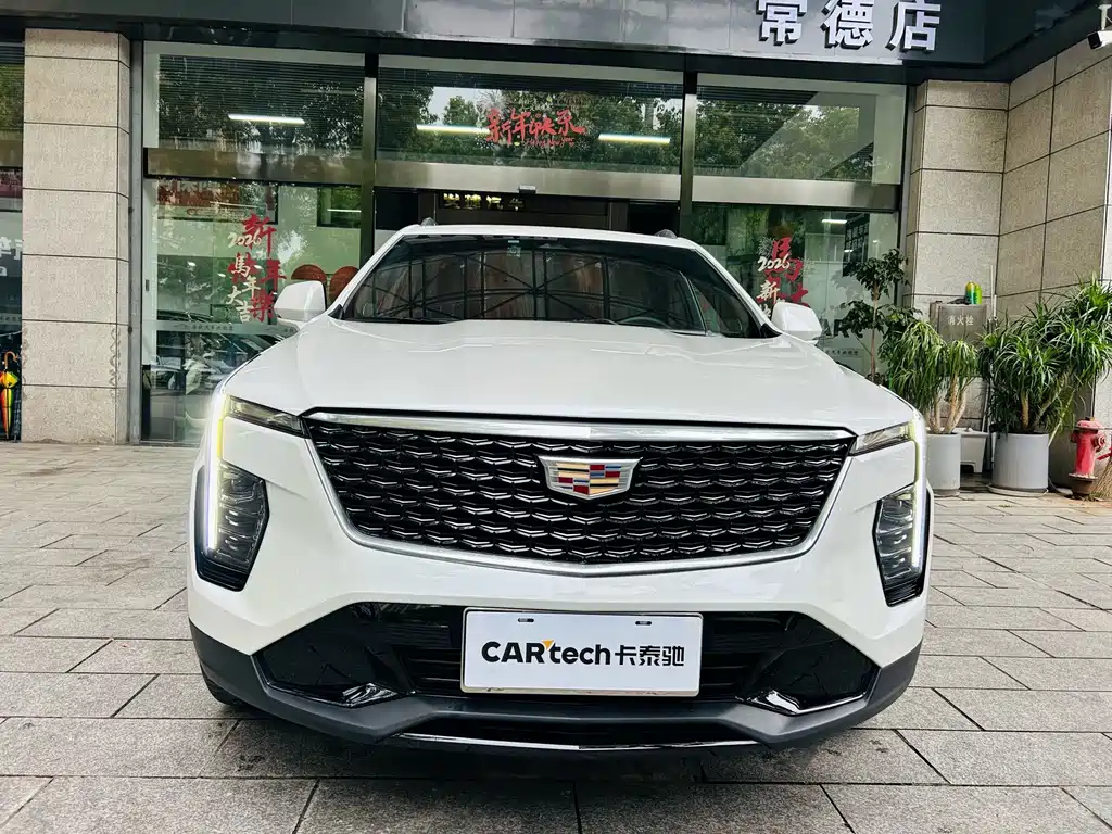 Cadillac XT4 2024 — фото 2