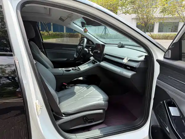 Geely Galaxy L6 2025