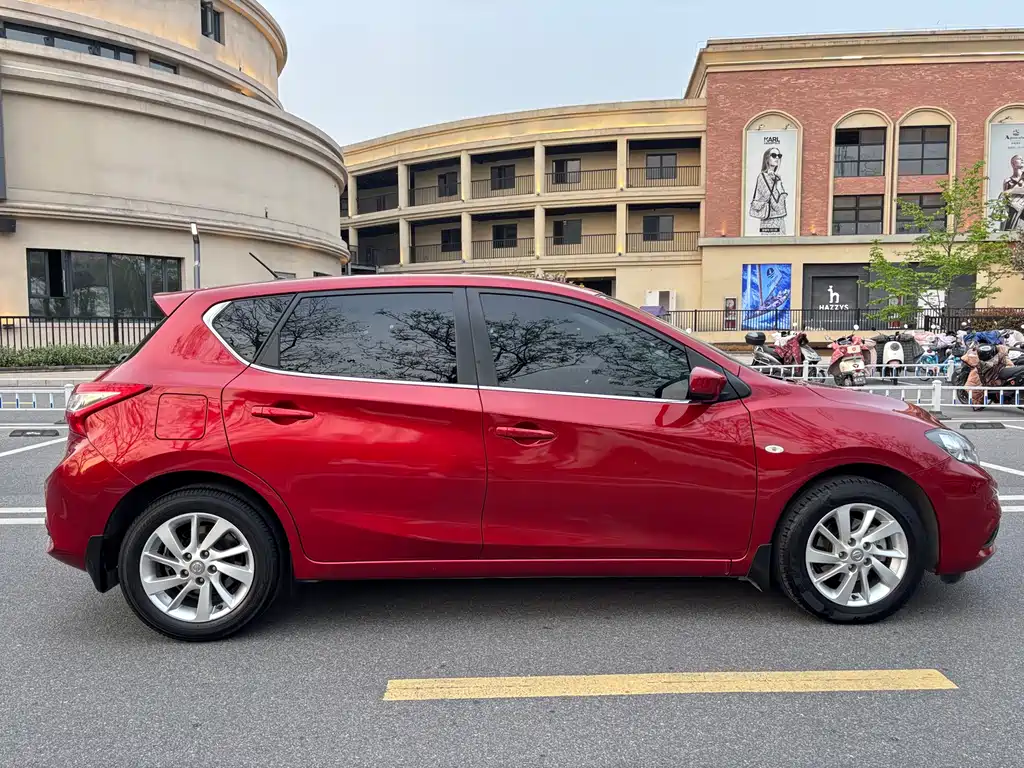 Nissan Tiida 2018 — фото 13