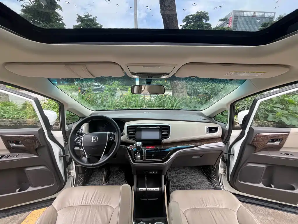 Honda Odyssey 2016 — фото 22