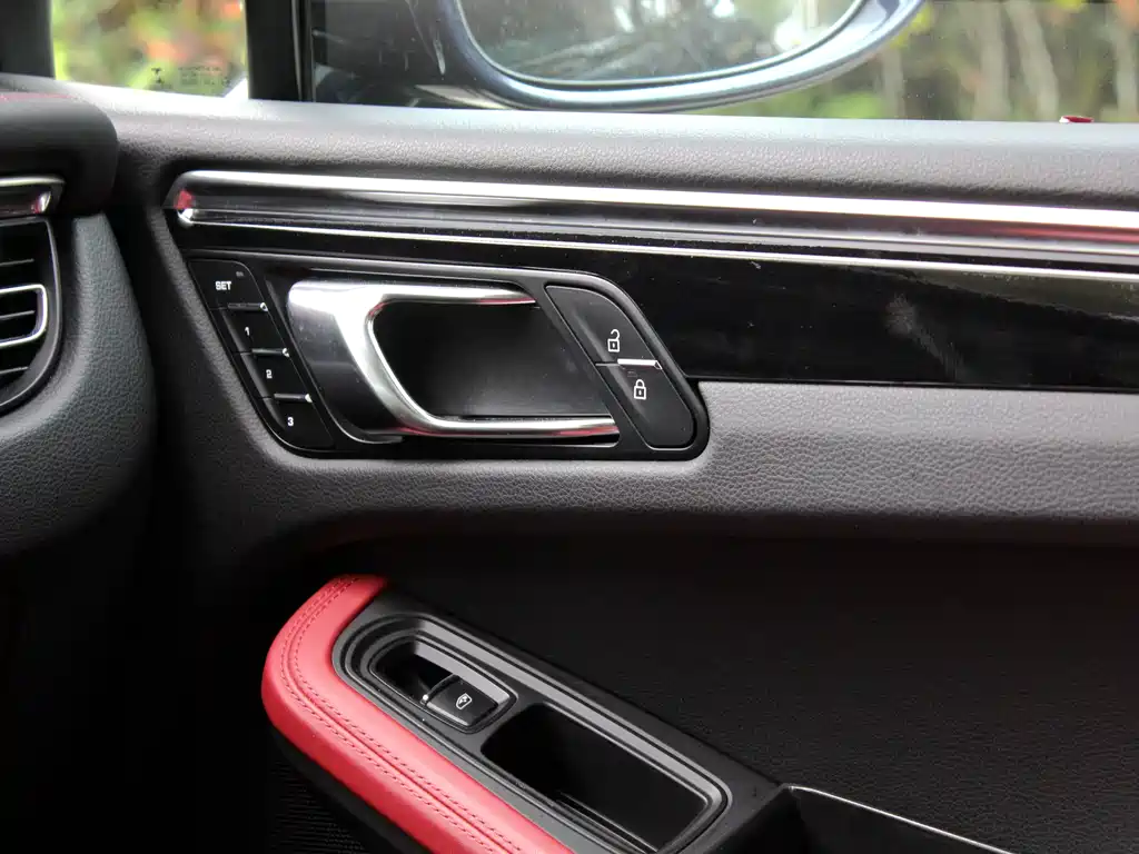 Porsche Macan 2022 — фото 15
