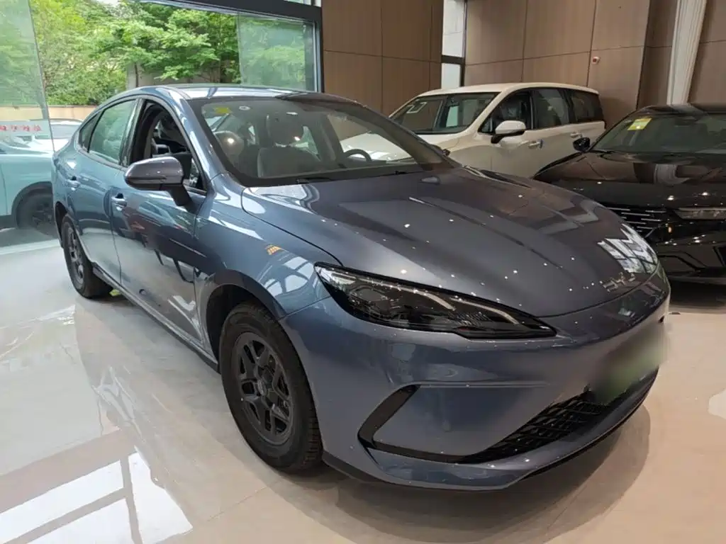 BYD Seal 05 DM-i 2026 — фото 4