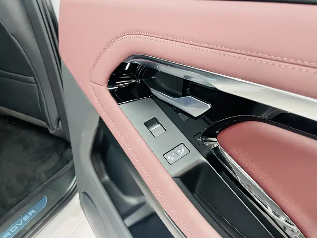 Land Rover Evoque 2023 — фото 12