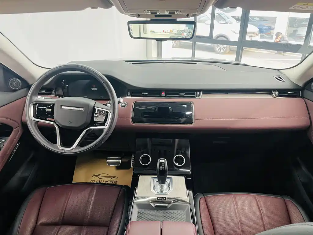 Land Rover Evoque 2023 — фото 7