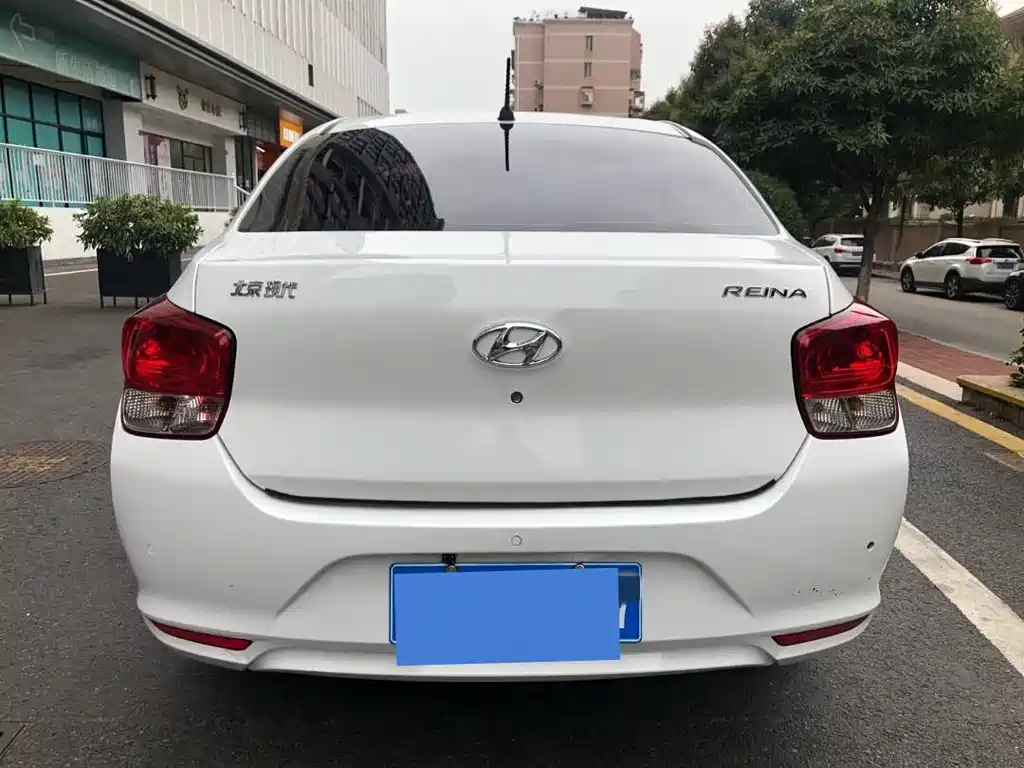 Hyundai Verna 2018 — фото 11