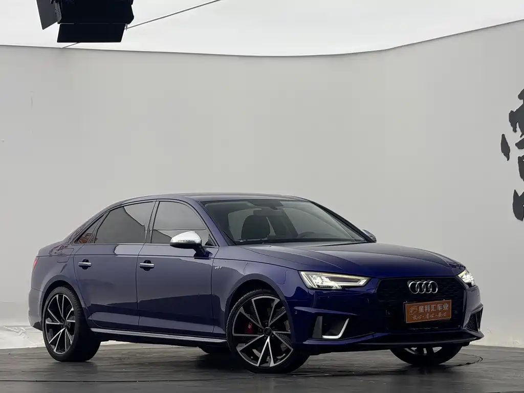 Audi A4L 2019 — фото 3