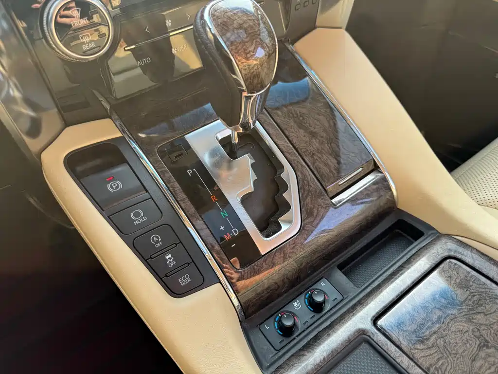 Toyota Alphard 2018 — фото 13