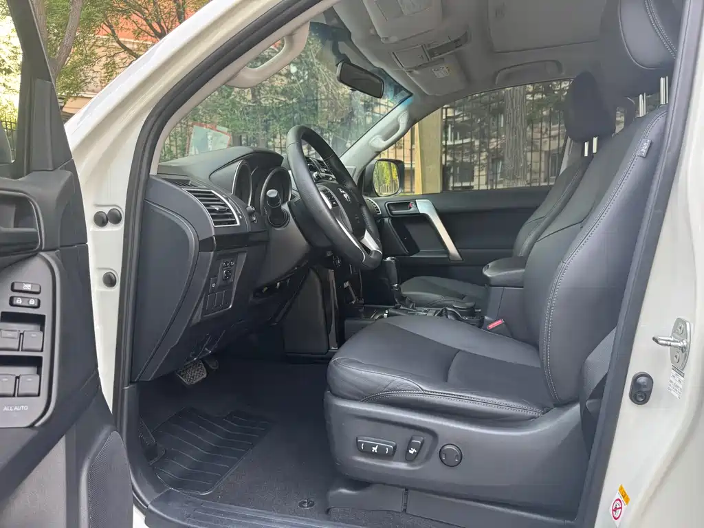 Toyota Prado 2017 — фото 10