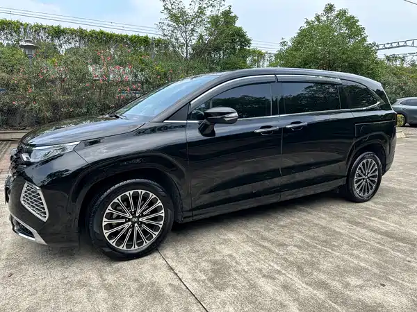 Hyundai Custin 2024