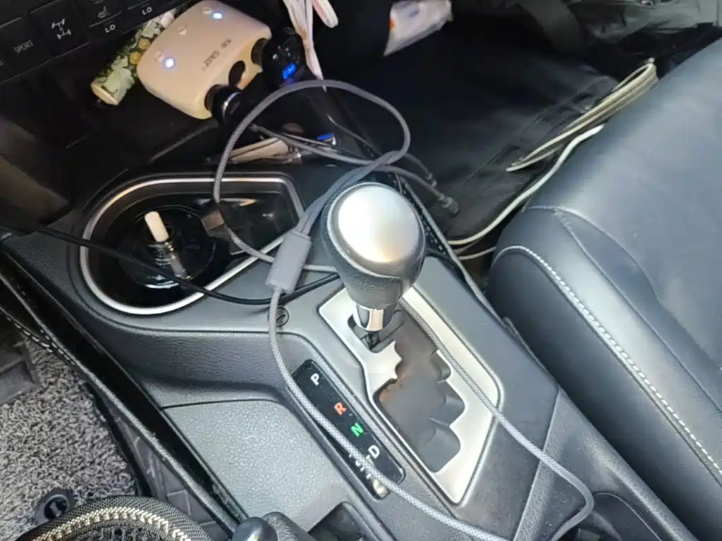 Toyota RAV4 2018 — фото 14