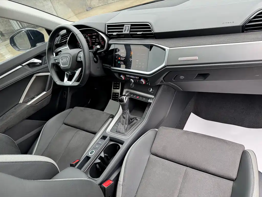 Audi Q3 2023 — фото 24
