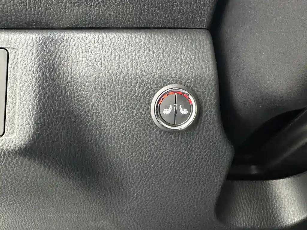 Toyota Yaris L 2021 — фото 15