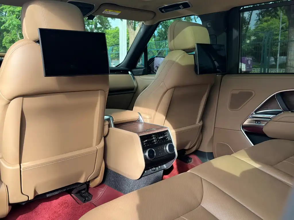 Land Rover Range Rover 2022 — фото 17