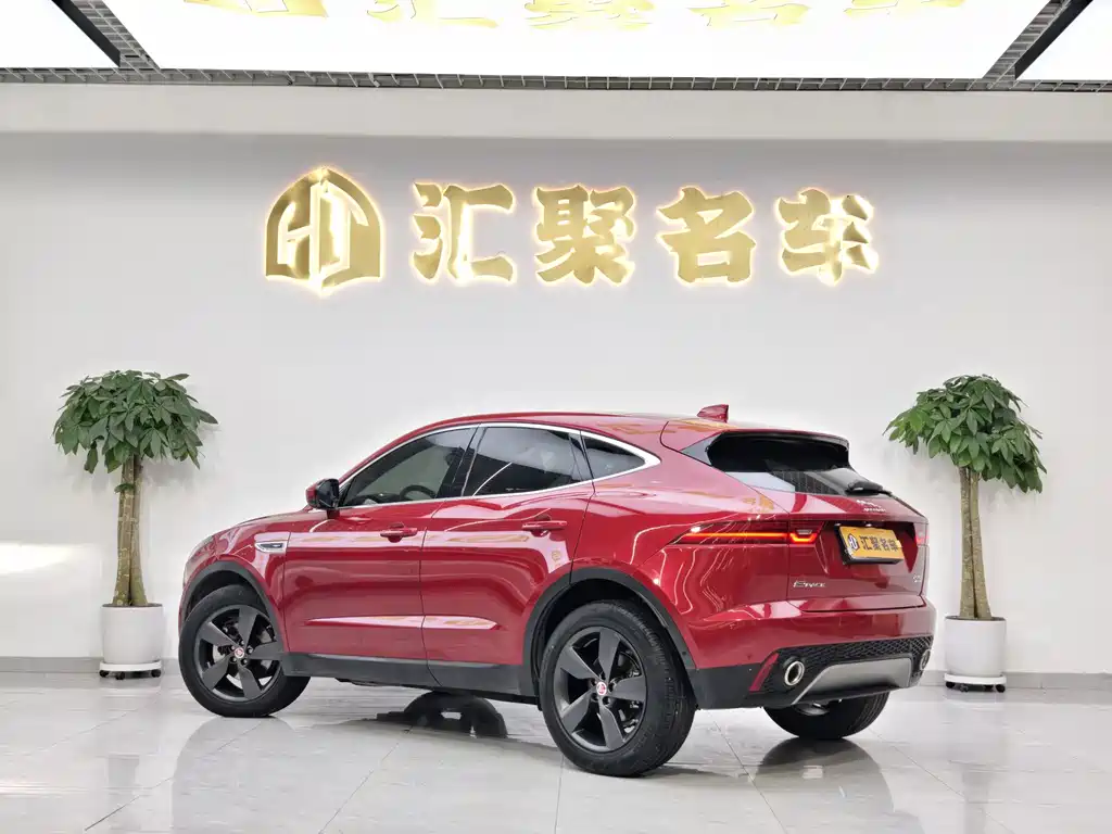 Jaguar E-PACE 2020 — фото 8