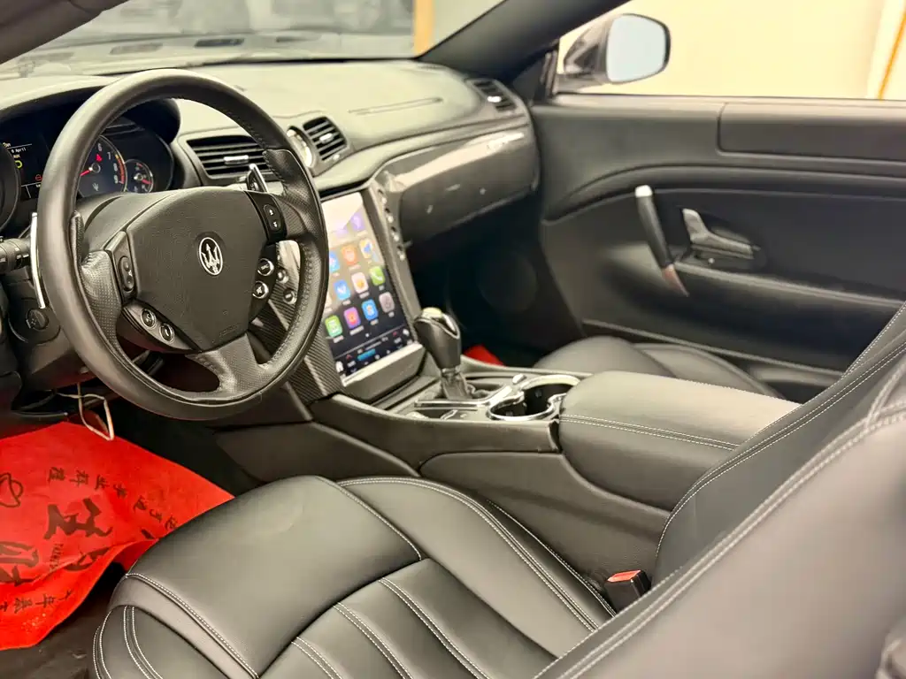 Maserati GranTurismo 2013 — фото 13