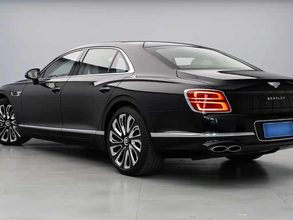 Bentley Flying Spur 2024 — фото 23