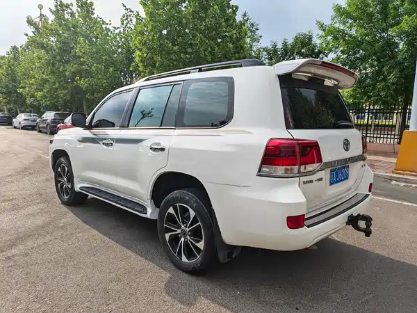 Toyota Land Cruiser 2012