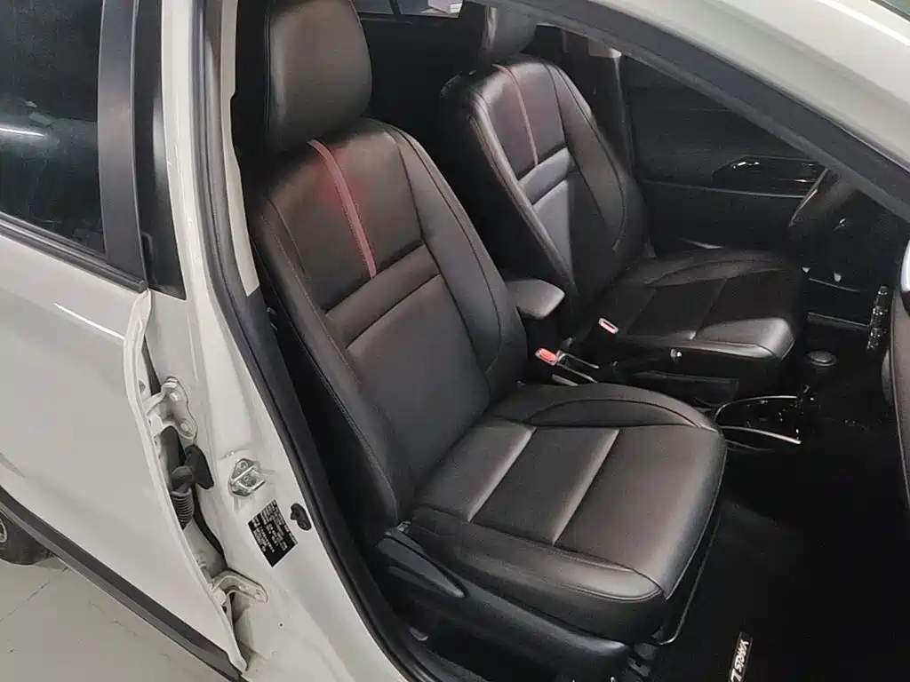 Toyota Yaris L 2021 — фото 25
