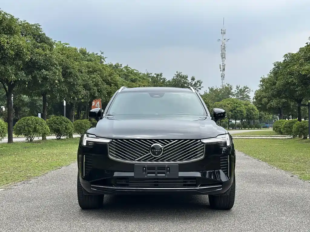 Volvo XC90 PHEV 2025 — фото 2