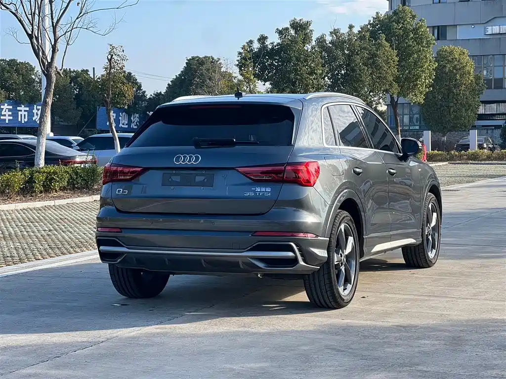 Audi Q3 2023 — фото 4