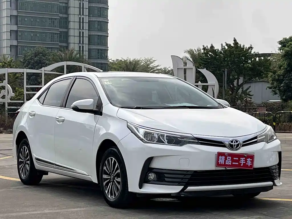 Toyota Corolla 2018 — фото 2
