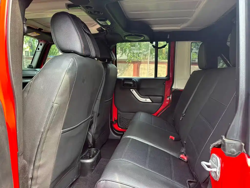 Jeep Wrangler 2014 — фото 15