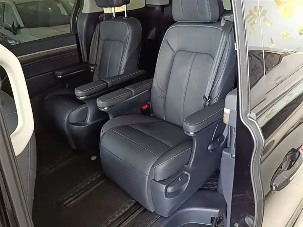 GAC Motor Trumpchi M8 2023 — фото 17