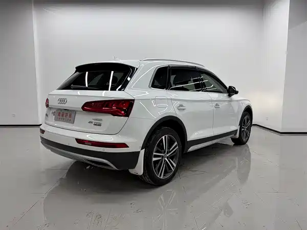 Audi Q5L 2020