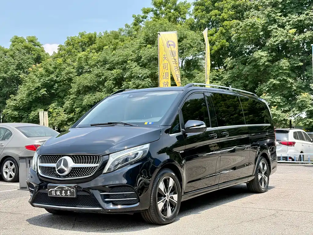 Mercedes-Benz V-Class 2021 — фото 1