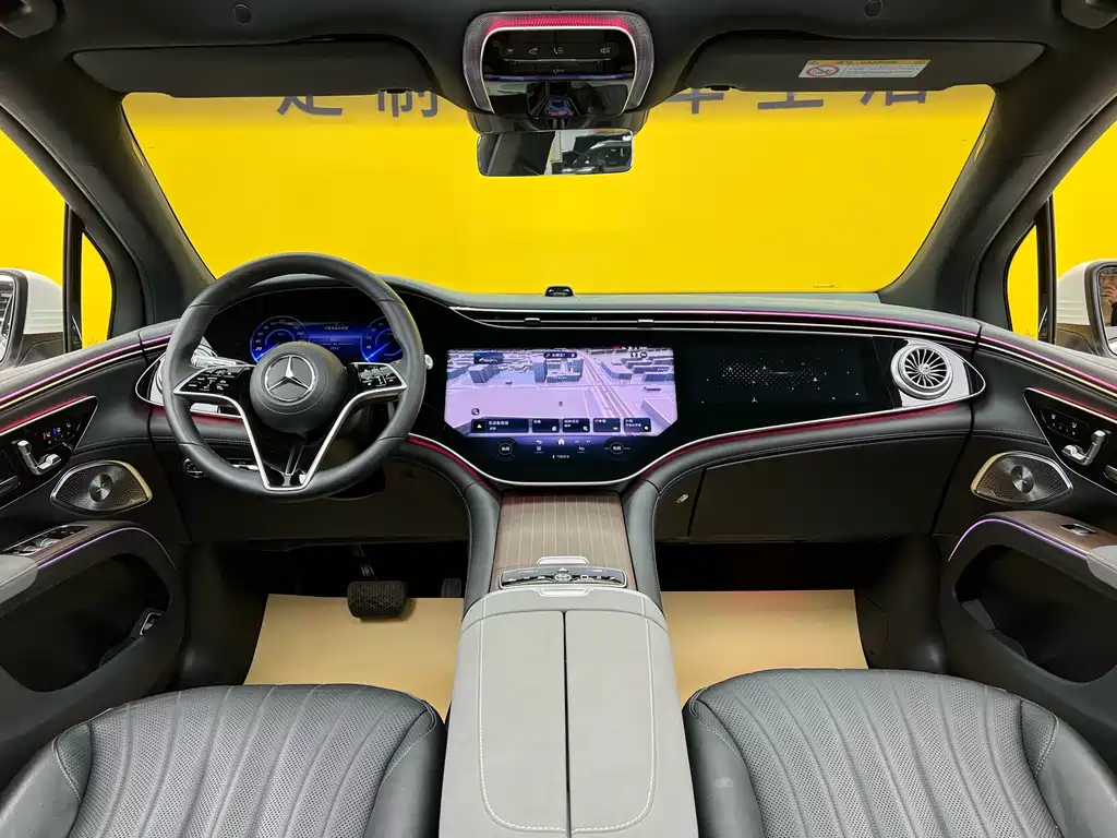 Mercedes-Benz EQS SUV 2025 — фото 10