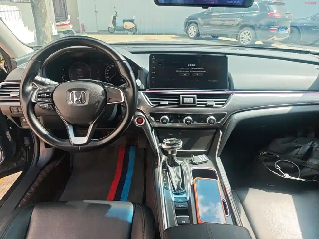 Honda Accord 2022 — фото 10