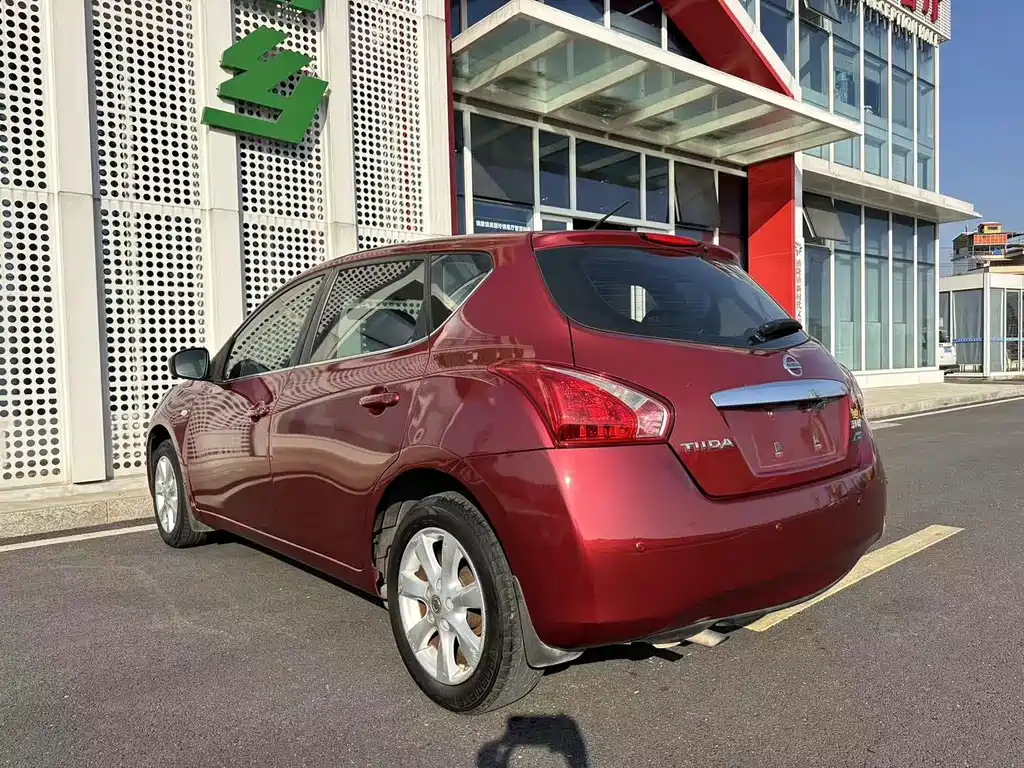 Nissan Tiida 2015 — фото 21