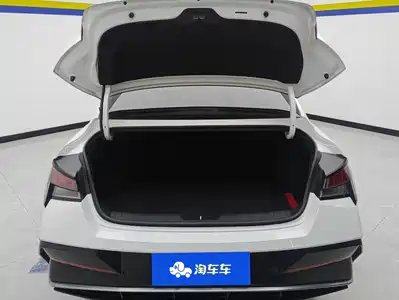 Hyundai Elantra 2024